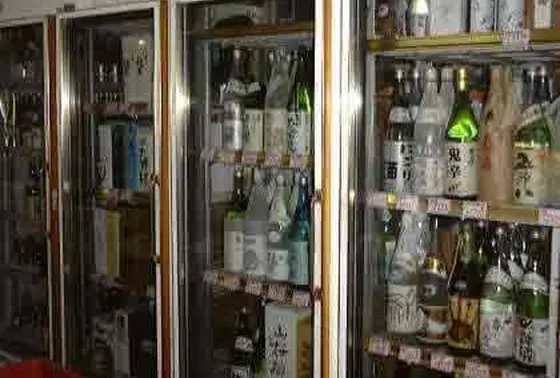 圧巻の日本酒セラー