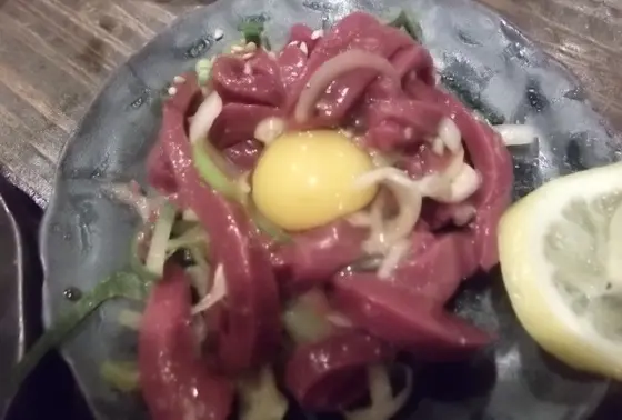 馬肉ユッケ