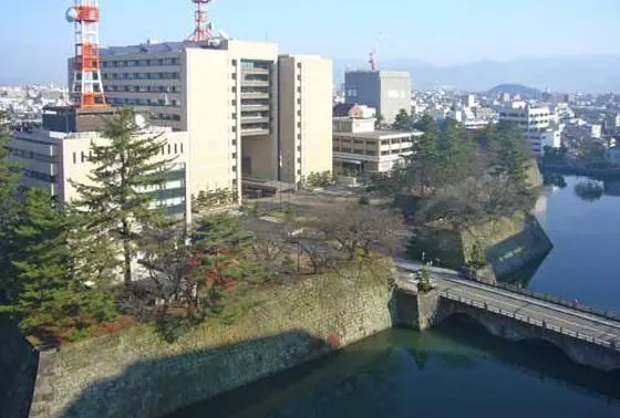 現在は福井県庁が建っています