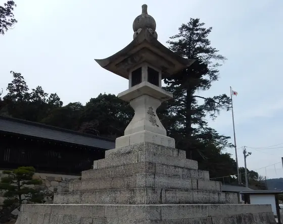 日本一の石燈籠