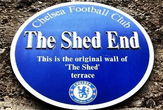 SHED ENDの壁