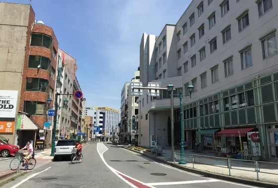 駅前からは