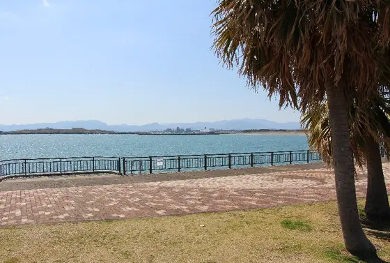 宮崎で人気の釣り場「親水護岸」