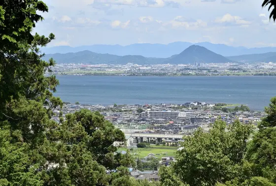 日吉東照宮から琵琶湖を見おろす