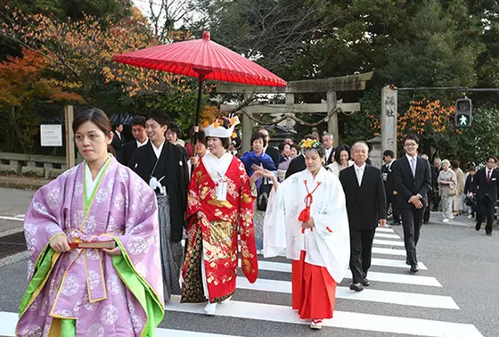 花嫁道中に遭遇することも