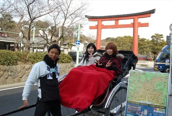 人力車で鎌倉の寺院をまわる