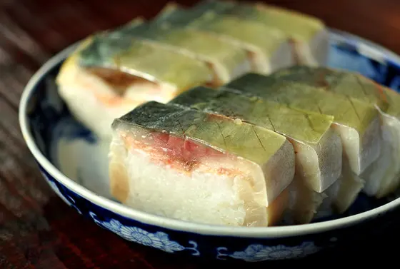 ランチの鯖寿司。