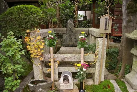 芭蕉翁の墓所