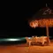 久米島女性の家出旅②日本の渚100選のビーチで、ビーチディナー