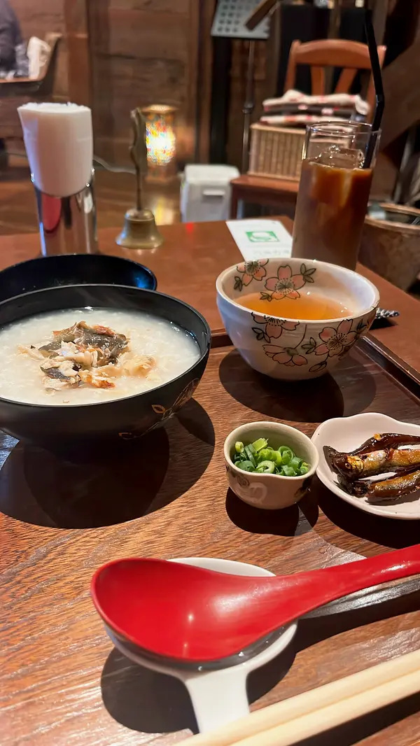 鮎のお粥、ほうじ茶付き