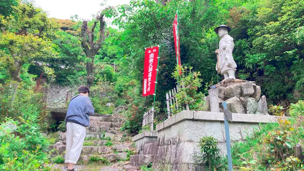 途中、お大師さまに出会いました
