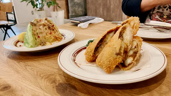 アンチョビバターキャベツ＆キーマカレートルティーヤ
