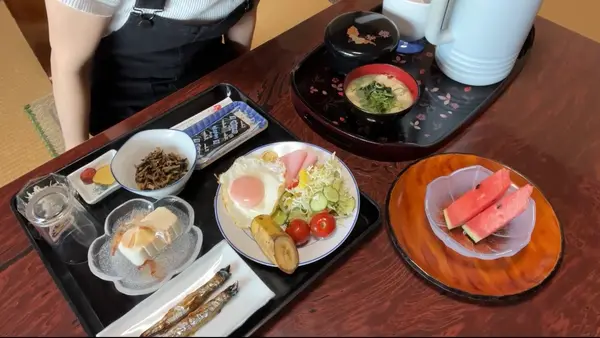 朝食