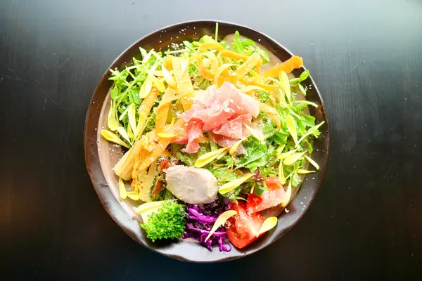 糸島野菜の彩りサラダ