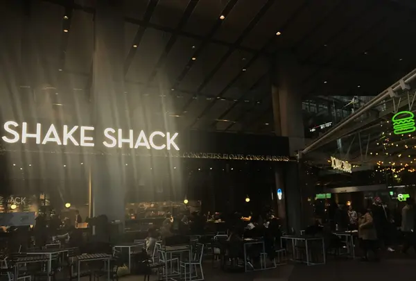 SHAKE SHACK（シェイクシャック） 東京国際フォーラム店の写真・動画_image_116128