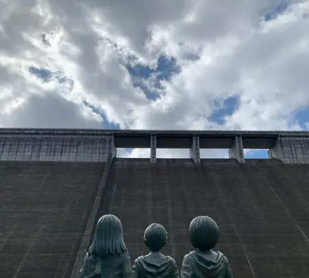 日田 進撃の巨人 大山ダム銅像の写真・動画_image_1342416