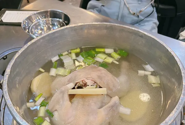  陳玉華ハルメ元祖タッカンマリ/チンオックァハルメ ウォンジョ タッカンマリ/진옥화할매원조닭한마리の写真・動画_image_1673842