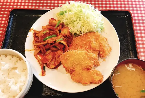 キッチン男の晩ごはん 女の昼ごはんの写真・動画_image_523494