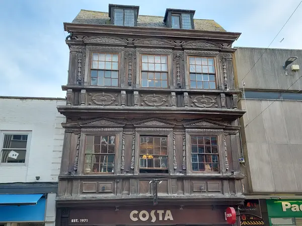 Costaコーヒーショップの建物