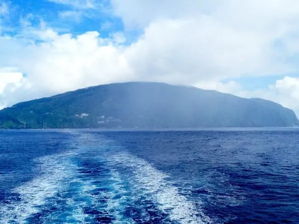 御蔵島が遠くなっていくと名残惜しい気持ち