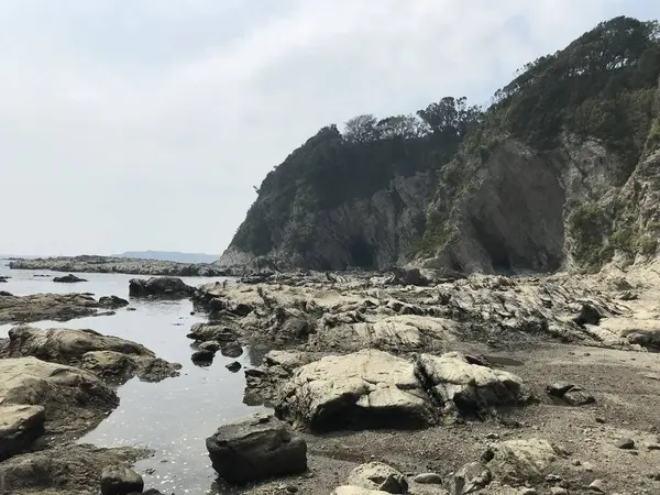 海蝕洞もあちこちに