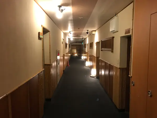 まずは、部屋前の廊下。