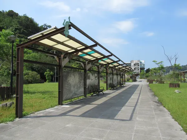 MRT動物園站(駅)横の公園