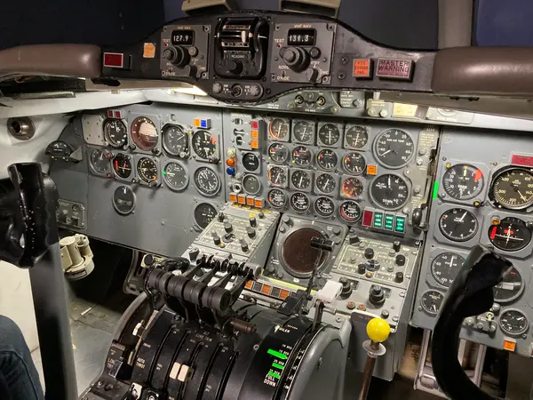 DC8操縦席