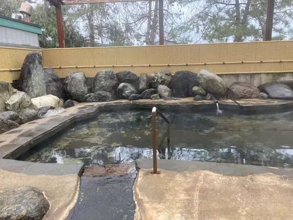 ぬるめの露天風呂