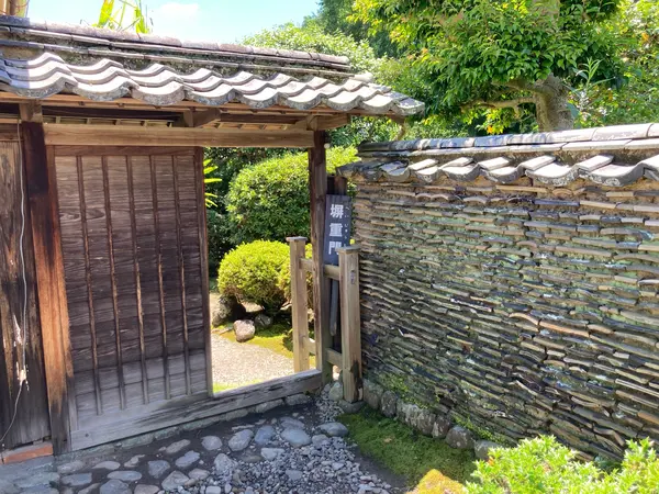 塀重門