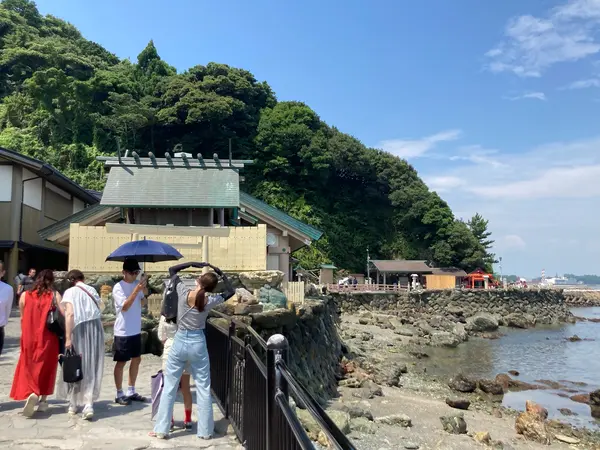 潮風が心地よい参道