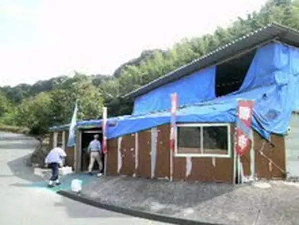 週末には朝市も！