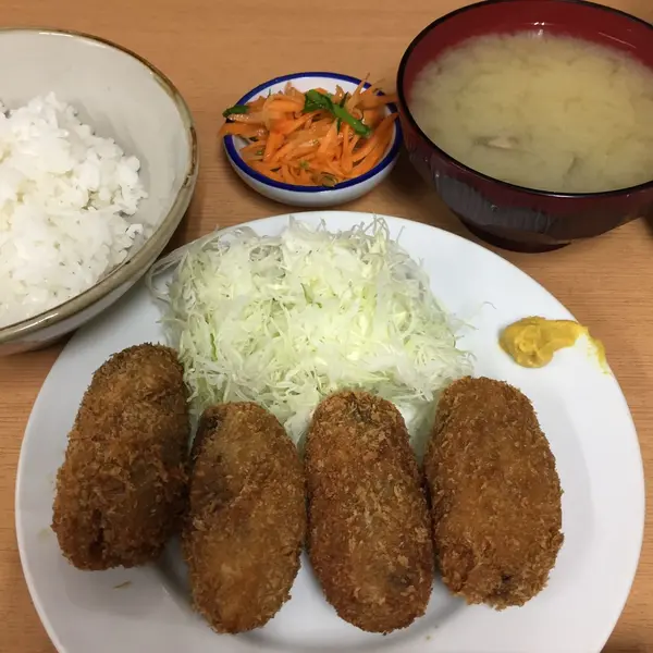 牡蠣フライ定食¥1080