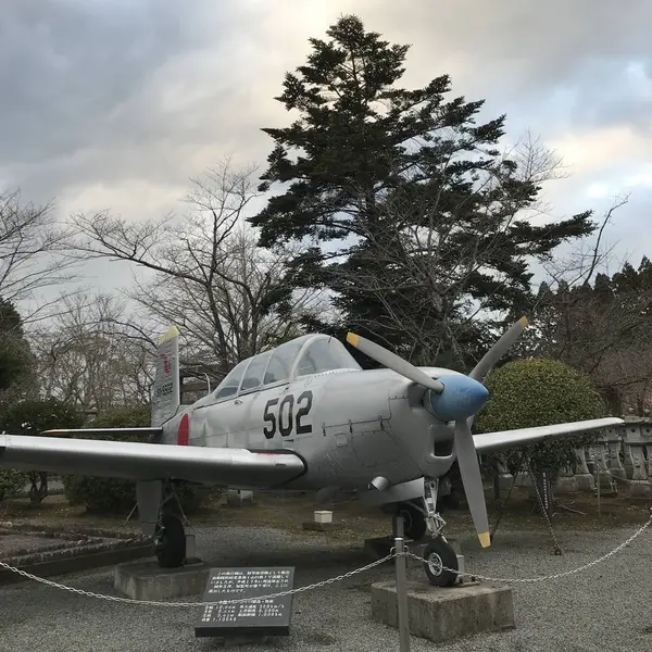 館外に展示されている機体