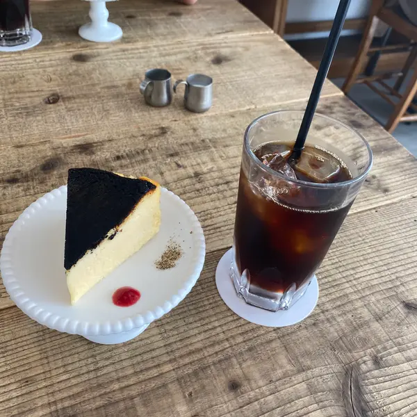 食後にチーズケーキも♪