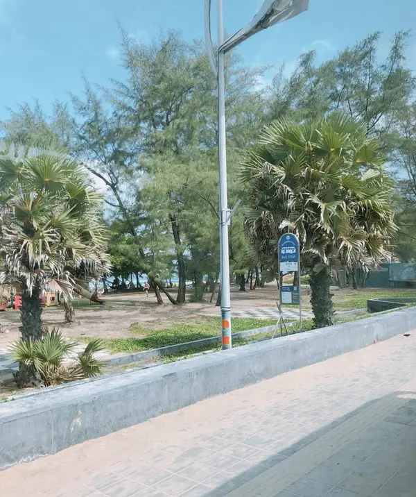 カロンビーチのバス停