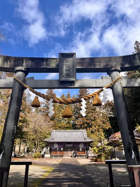 周辺には神社もあるのでぜひ寄って