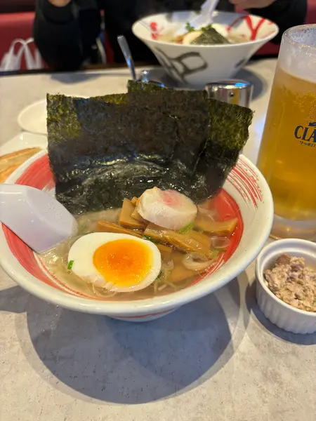 ラーメン3分の2サイズです。ラーメンだけの予定がコチラでもサッポロクラシック呑んじゃった笑