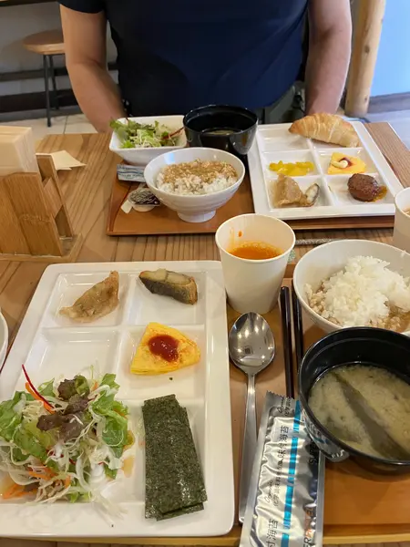 朝食