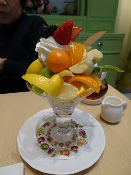 フルーツパフェ