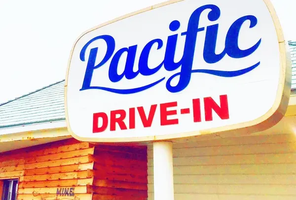 「Pacific DRIVE-IN」でハワイ気分！