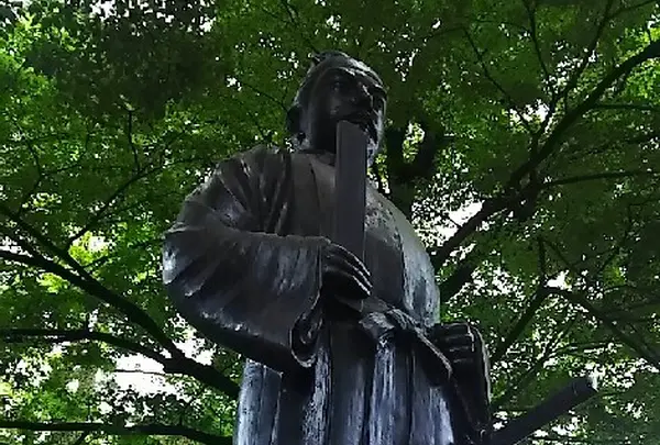 和気清麻呂公の像