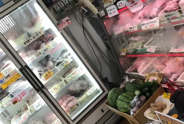 精肉店さんなのでお肉も売ってます