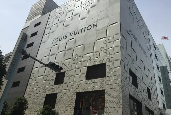 Louis Vuitton Matsuya Ginza 01