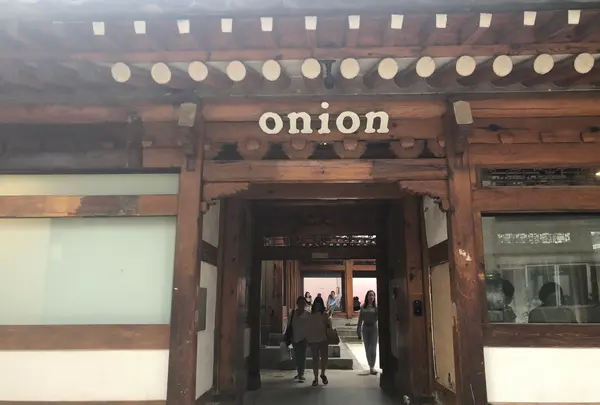 cafe onion 聖水店 / 카페어니언 성수점の写真・動画_image_951236