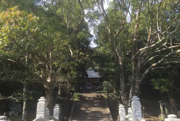 万歳橋から見た志都岐山神社