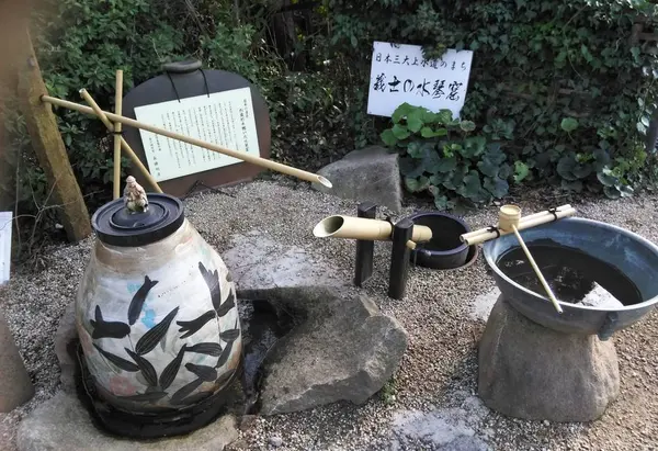水琴窟の音色に耳を傾けてみない❓
