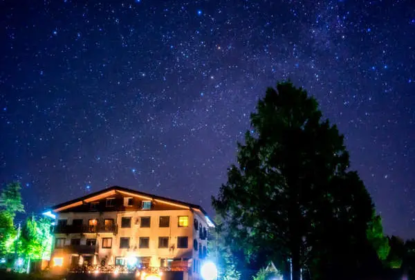 星降る高原の小さなホテル 白馬ベルグハウス