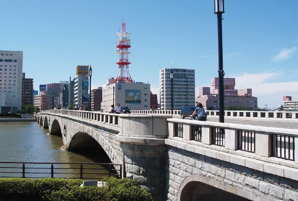 萬代橋