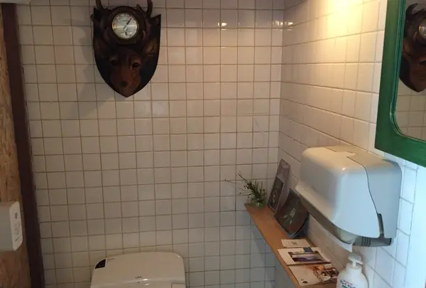 トイレに鹿。
